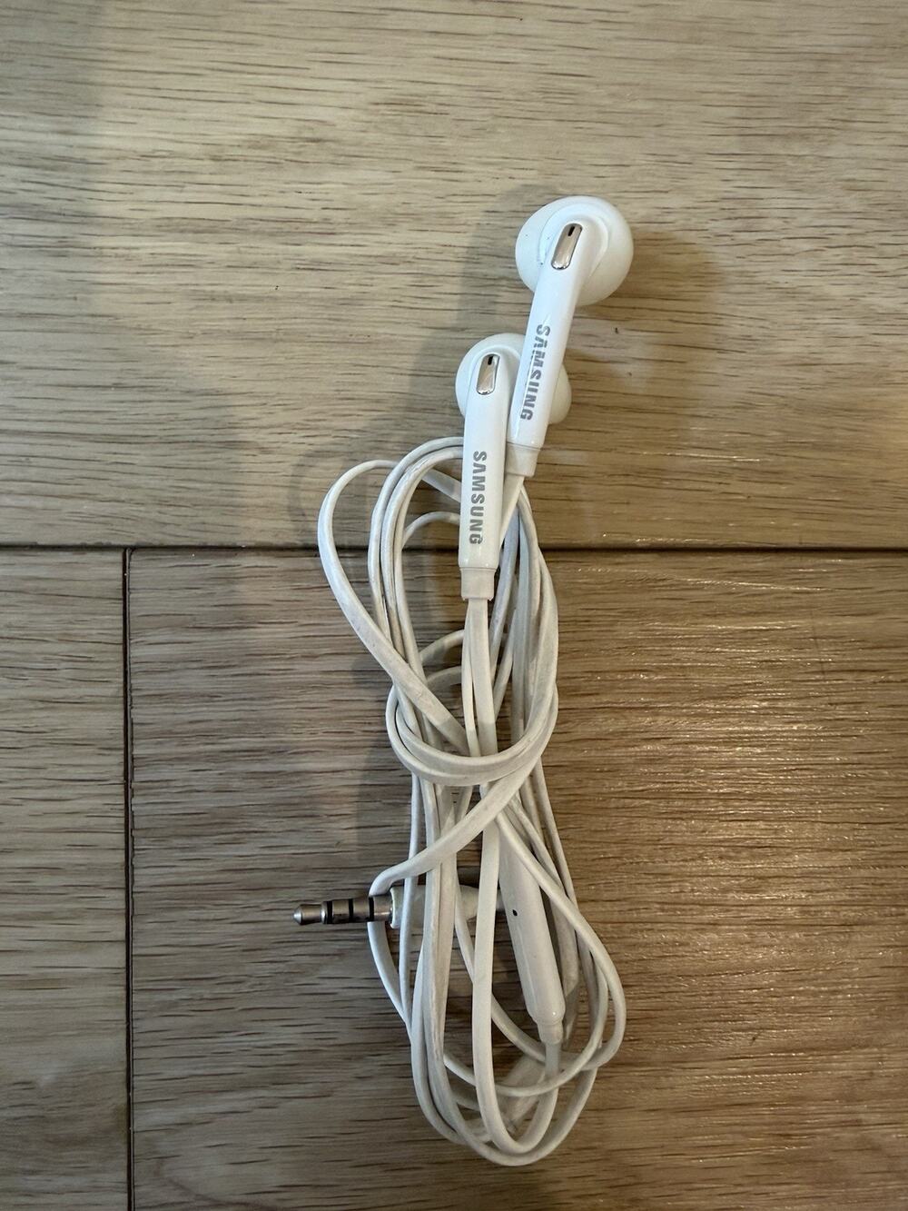 Samsung Galaxy OEM Wired Ear Buds with Volume Control- White